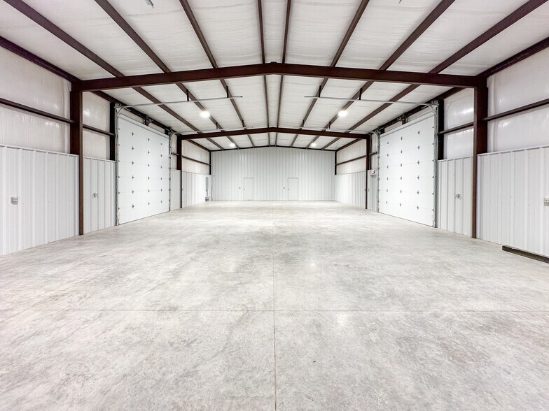 7115 N County Road 1294, Midland, TX à louer - Photo de l’immeuble – Image 2 sur 9