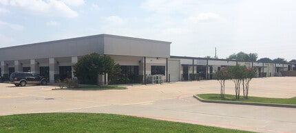8525 Jackrabbit Rd, Houston, TX à louer Photo de l’immeuble– Image 1 sur 3