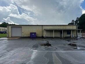 1310 Charles Raper Jonas Hwy, Mount Holly, NC à louer Photo de l’immeuble– Image 1 sur 3