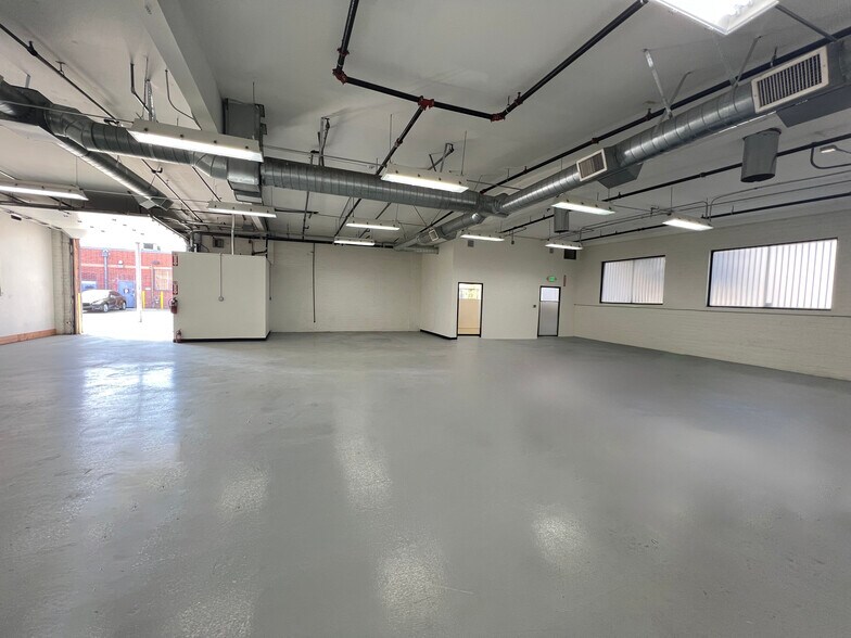 13050 Saticoy St, North Hollywood, CA à louer - Photo intérieure – Image 2 sur 14