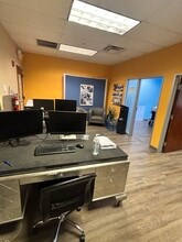 15800-15880 Pines Blvd, Pembroke Pines, FL à louer Photo de l’immeuble– Image 2 sur 4