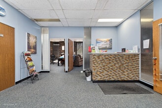 7250 W College Dr, Palos Heights, IL à louer Photo de l’immeuble– Image 2 sur 5