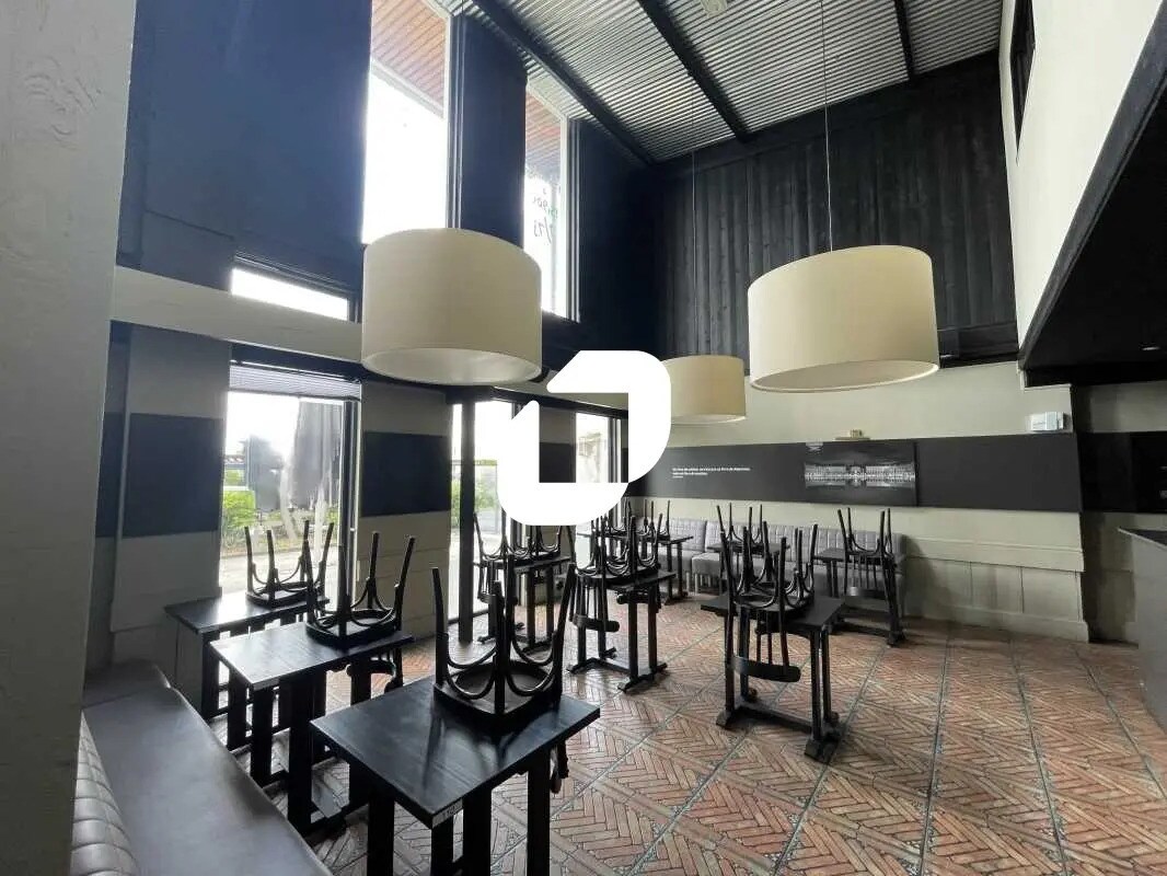 Local commercial dans Le Haillan à louer Photo intérieure– Image 1 sur 9