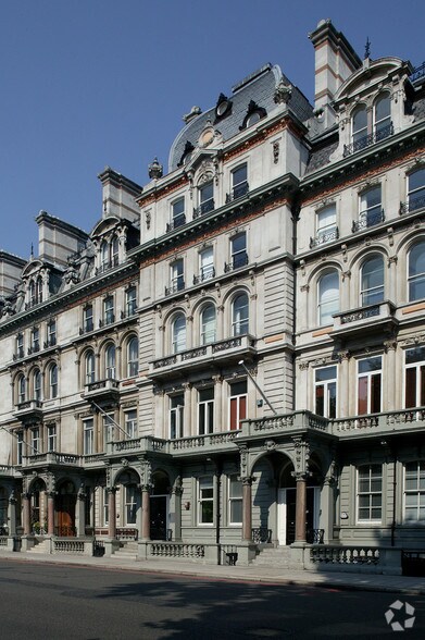 9-11 Grosvenor Gdns, Londres à louer - Photo de l’immeuble – Image 2 sur 9