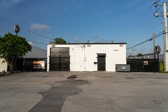 5201 NW 36th Ave, Hialeah, FL à louer Photo intérieure– Image 2 sur 4