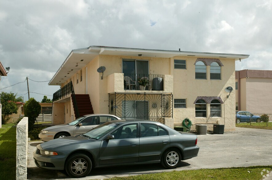 6373 SW 8th St, West Miami, FL à vendre - Photo de l’immeuble – Image 2 sur 4
