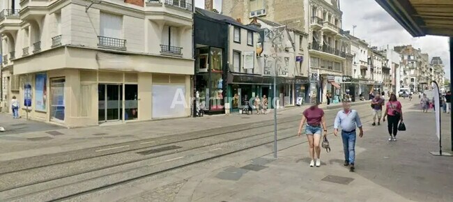 Plus de détails pour Local commercial à louer