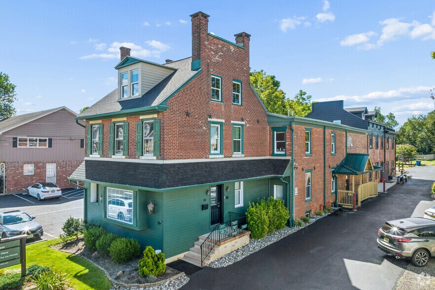 39 E Main St, Marlton, NJ à louer - Photo de l’immeuble – Image 1 sur 30