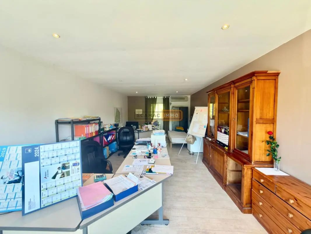 Bureau dans Draguignan à louer Photo intérieure– Image 1 sur 6