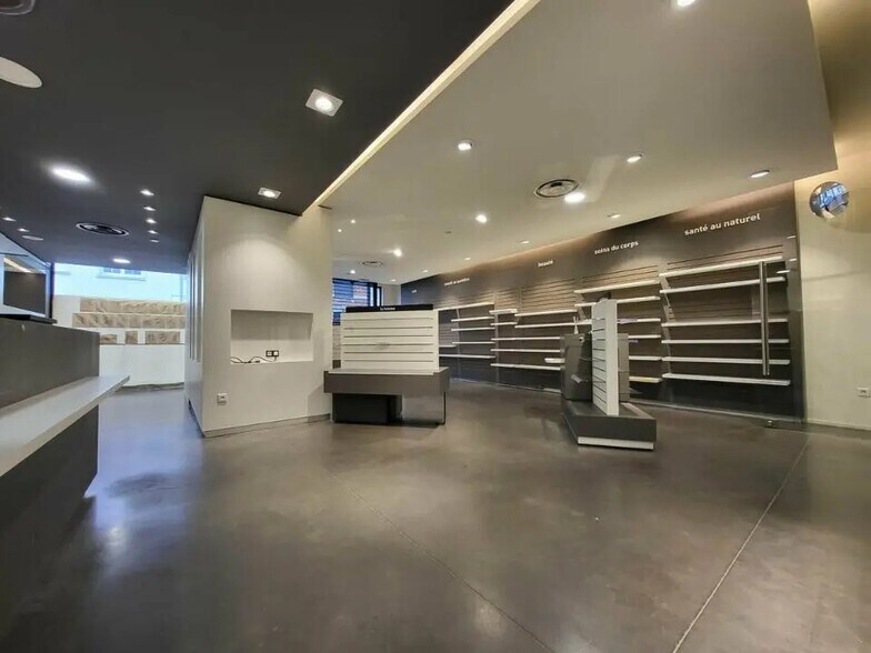 Bureau dans Longuenesse à vendre - Photo de l’immeuble – Image 1 sur 2