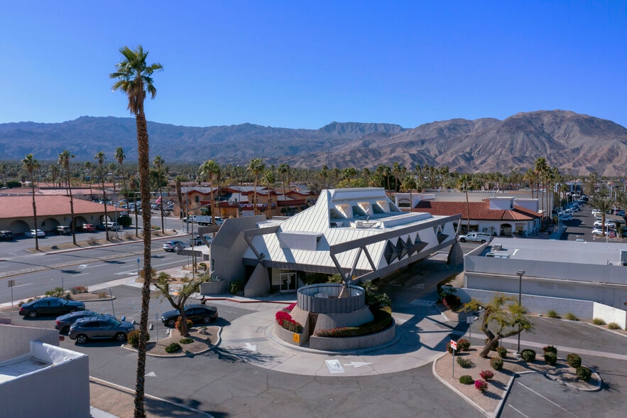 74010 El Paseo, Palm Desert, CA à vendre - Photo de l’immeuble – Image 2 sur 12