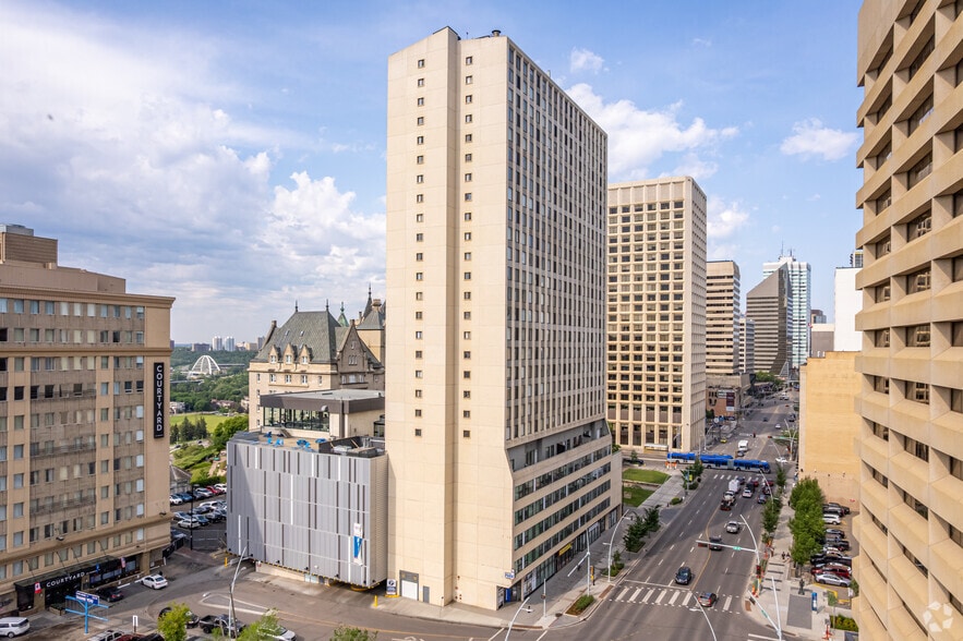 9925 Jasper Av, Edmonton, AB à louer - Photo principale – Image 1 sur 26