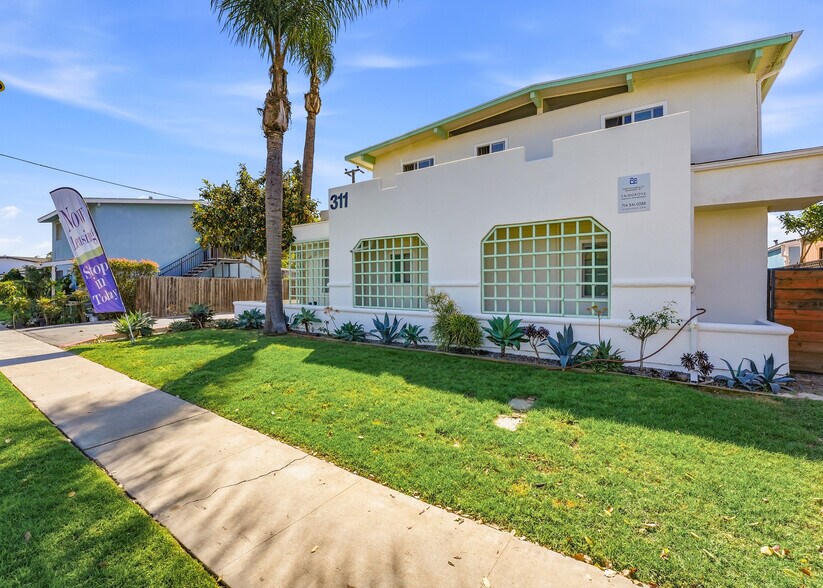 311 W Wilson St, Costa Mesa, CA à vendre - Photo de l’immeuble – Image 2 sur 9