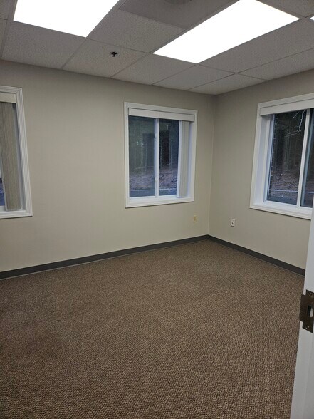 118 Long Pond Rd, Plymouth, MA à louer - Photo de l’immeuble – Image 3 sur 9