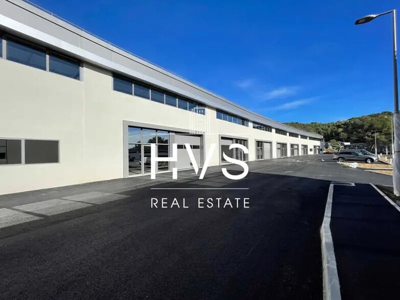 Local d'activités dans La Ciotat à vendre - Photo de l’immeuble – Image 2 sur 7