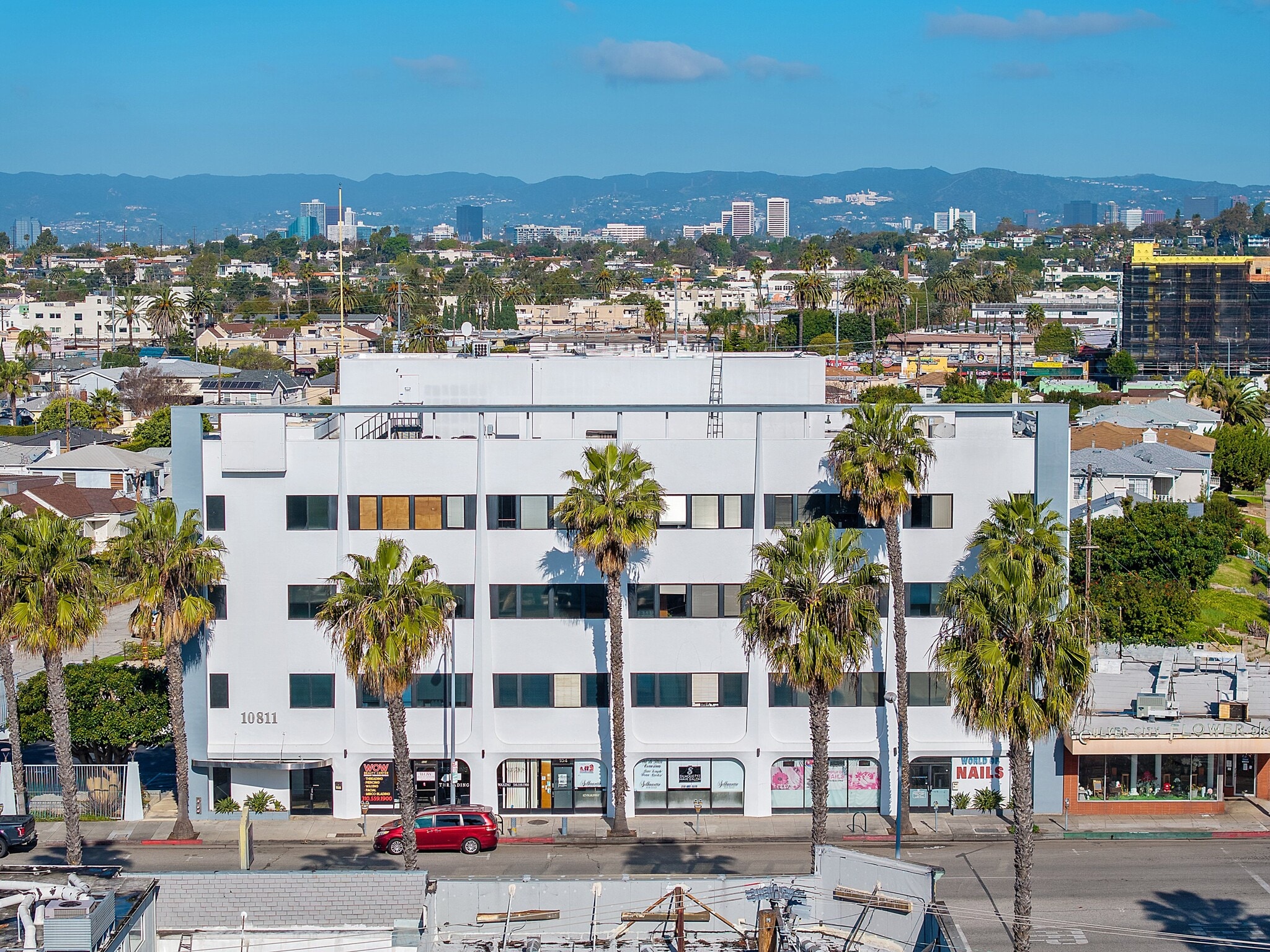 10811 Washington Blvd, Culver City, CA à louer Photo de l’immeuble– Image 1 sur 2