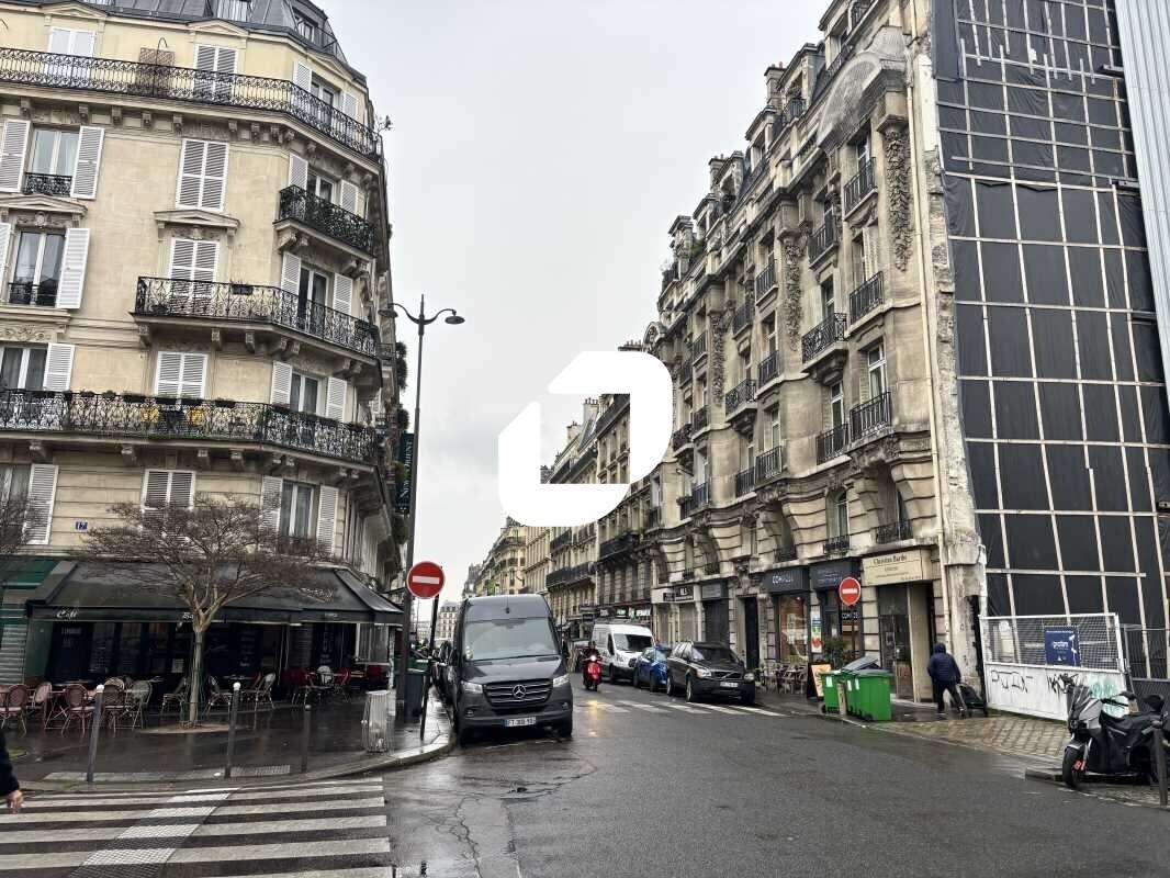 Local commercial dans Paris à louer Photo de l’immeuble– Image 1 sur 2