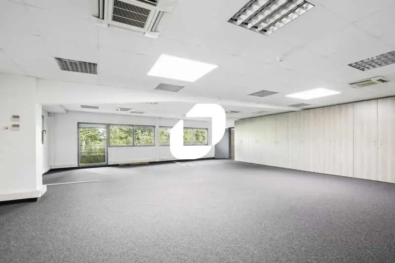 Bureau dans Tremblay-en-France à louer - Photo intérieure – Image 2 sur 16