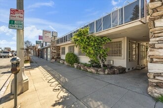 18032 Ventura Blvd, Encino, CA à louer Photo intérieure– Image 1 sur 65