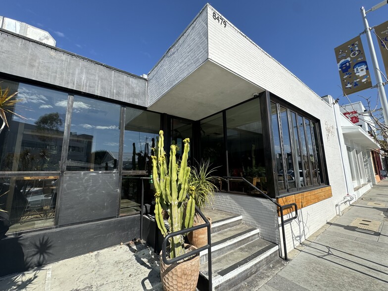 8479 Melrose Ave, West Hollywood, CA à louer - Photo de l’immeuble – Image 1 sur 2