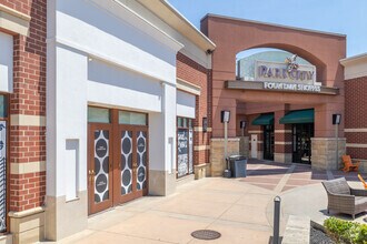 142 Park City Ctr, Lancaster, PA à louer Photo de l’immeuble– Image 1 sur 9