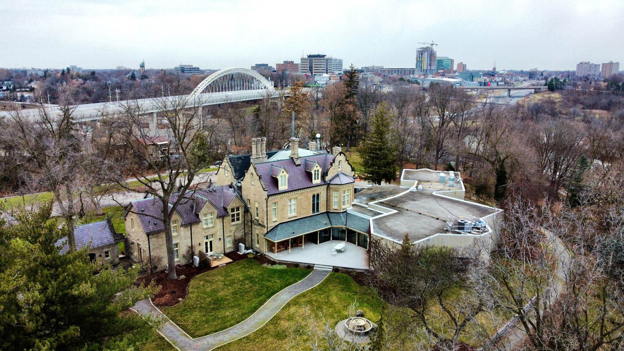 109 St. Paul Cres, St Catharines, ON à vendre Photo de l’immeuble– Image 1 sur 41