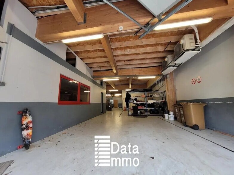 Industriel/Logistique dans Montreuil à vendre - Photo de l’immeuble – Image 3 sur 12