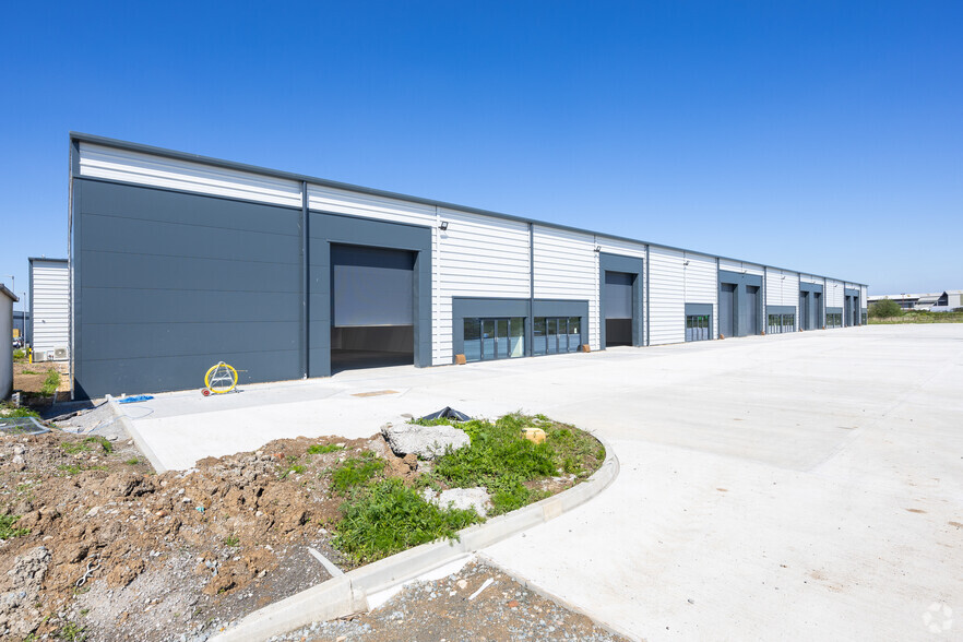 Roscommon Way, Canvey Island à vendre - Photo de l’immeuble – Image 3 sur 30