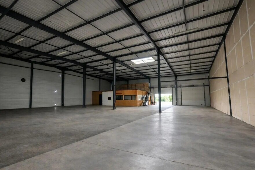 Bureau dans Mondouzil à louer - Photo intérieure – Image 3 sur 12