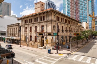 100 NE 1st Ave & 54 NE 2nd St - Immobilier d'entreprise