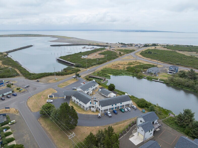 1031 Discovery Ave SE, Ocean Shores, WA à vendre - Photo de l’immeuble – Image 3 sur 55