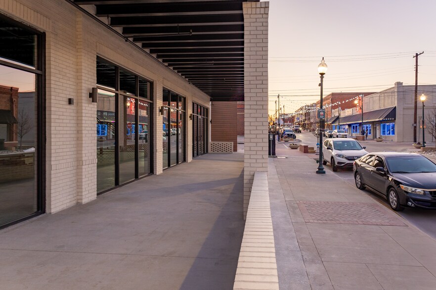 101 S Chestnut St, McKinney, TX à louer - Photo de l’immeuble – Image 3 sur 6