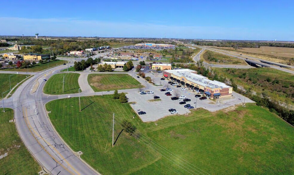 Raintree Shopping Center Pad Sites portefeuille de 2 biens à vendre sur LoopNet.fr - Aérien – Image 2 sur 3