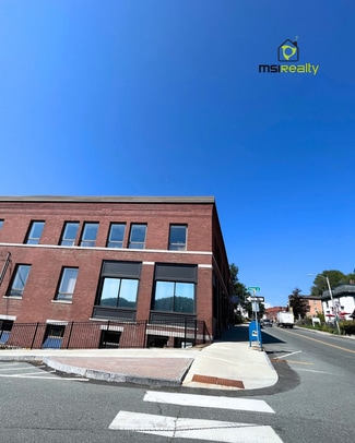Plus de détails pour 42-67 Eastern Ave, Saint Johnsbury, VT - Bureau, Bureau/Local commercial à louer