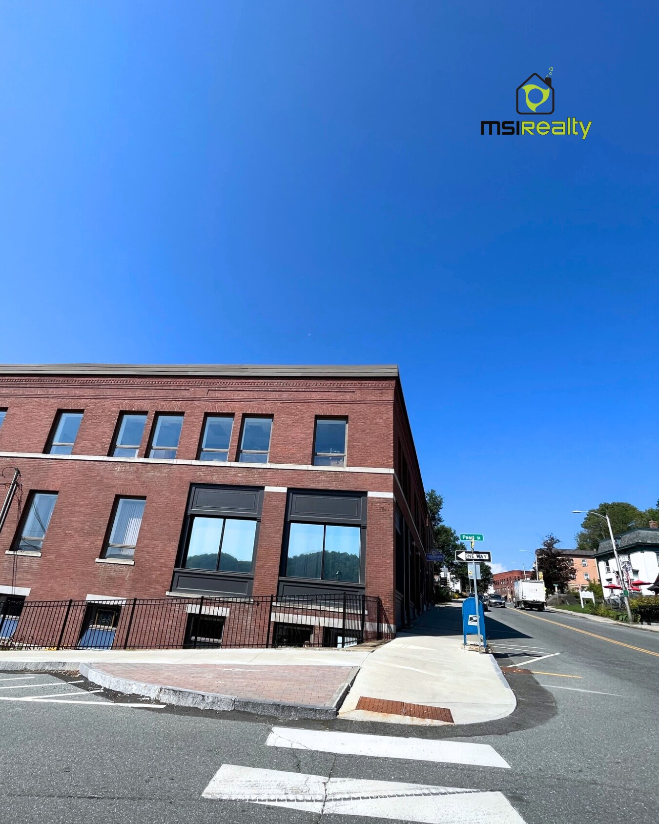 42-67 Eastern Ave, Saint Johnsbury, VT à louer Photo principale– Image 1 sur 19