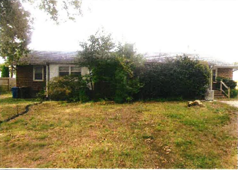 2 Colonial Pl, Newport News, VA à vendre - Photo de l’immeuble – Image 2 sur 3