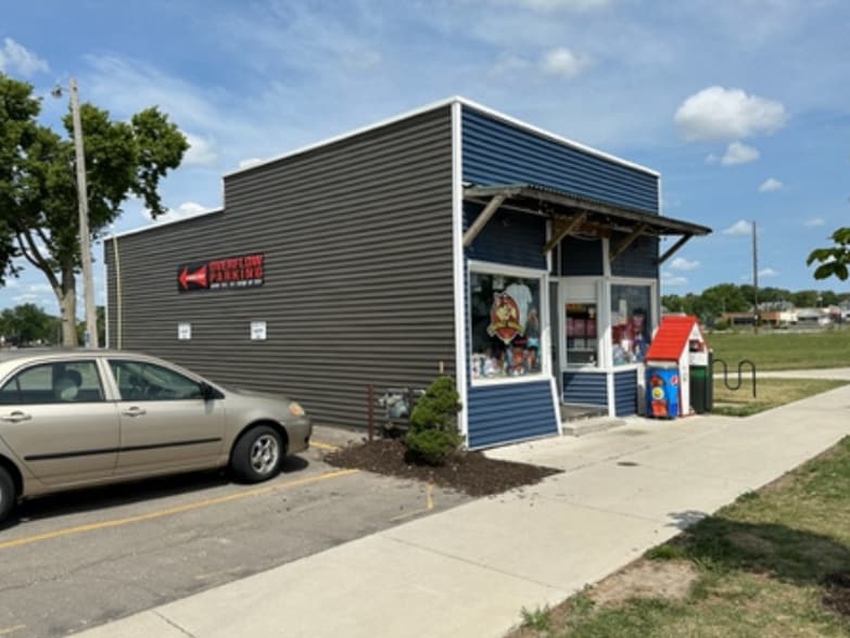 2912 1st Ave NE, Cedar Rapids, IA à vendre - Photo principale – Image 1 sur 1