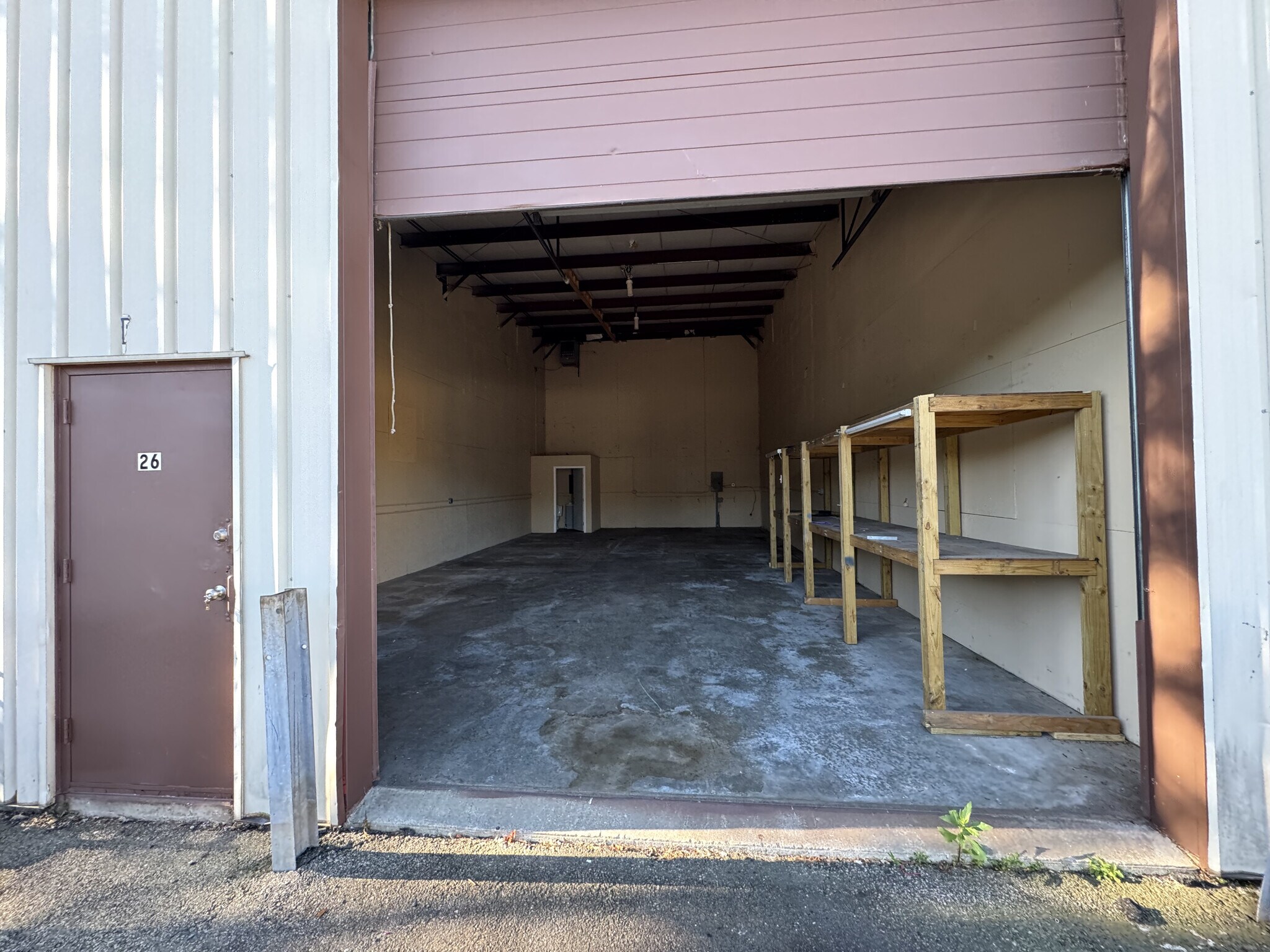 100 Bellows St, Warwick, RI à louer Photo intérieure– Image 1 sur 4