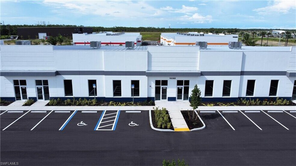 16360 Innovation Ln, Fort Myers, FL à vendre - Photo de l’immeuble – Image 1 sur 8