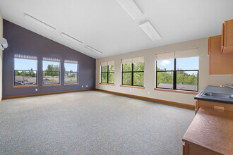 2413 Main St, Ferndale, WA à louer Photo de l’immeuble– Image 1 sur 4