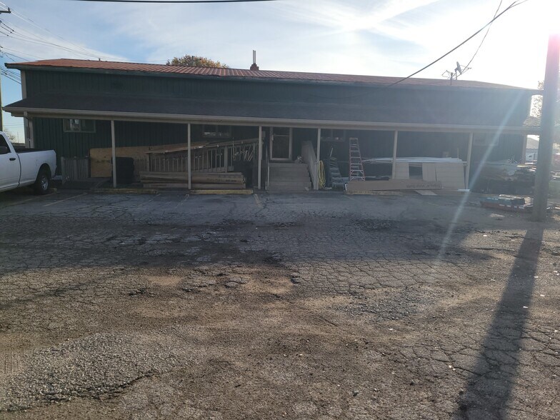 755 E Hamilton Ave, Franklin, IN à vendre - Photo de l’immeuble – Image 1 sur 25