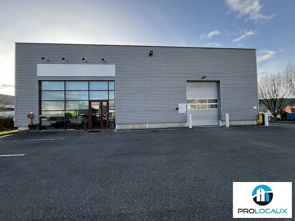 Local d’activités dans Lacroix-Saint-Ouen à louer Photo de l’immeuble– Image 1 sur 12
