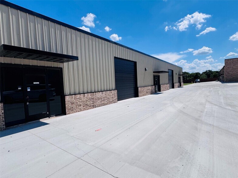 13008 S FM 730, Azle, TX à louer - Photo de l’immeuble – Image 3 sur 7