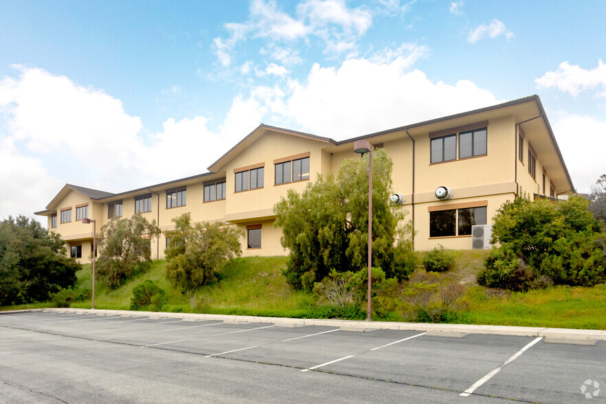31 Upper Ragsdale Dr, Monterey, CA à louer - Photo de l’immeuble – Image 3 sur 11
