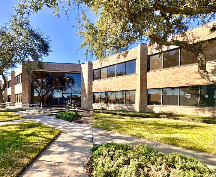 2501 Palmer Hwy, Texas City, TX à louer - Photo principale – Image 1 sur 9