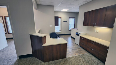 2143-2147 Northdale Blvd NW, Coon Rapids, MN à louer Photo de l’immeuble– Image 2 sur 7