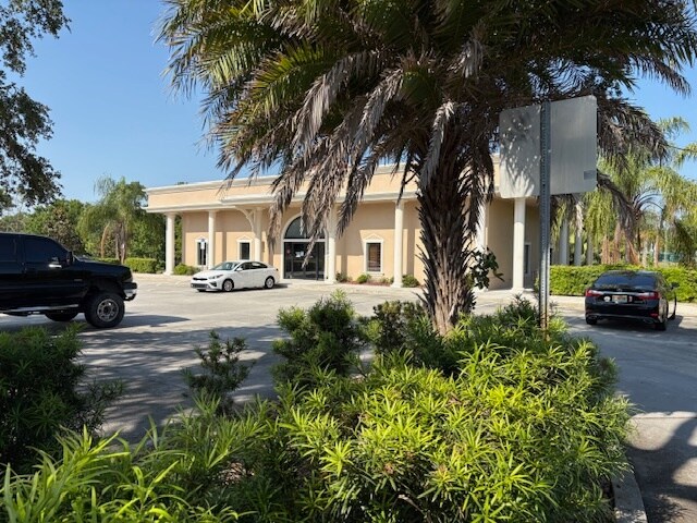 1616 S Apollo Blvd, Melbourne, FL à louer - Photo de l’immeuble – Image 3 sur 26