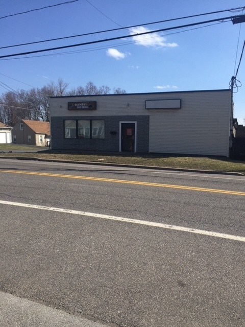 308 E Molloy Rd, Syracuse, NY à louer Photo principale– Image 1 sur 11