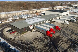 Plus de détails pour 8201 NE Hickory St, Minneapolis, MN - Industriel/Logistique à vendre