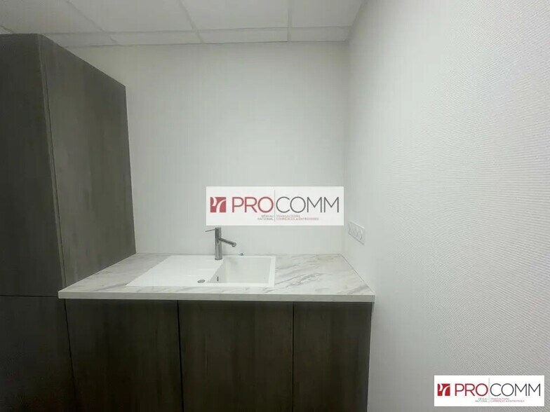 Bureau dans Luisant à louer - Photo intérieure – Image 2 sur 11